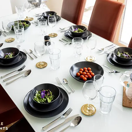 Pineapple Mitte - Free Parking *